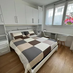  Apartment The Small White House In Italy